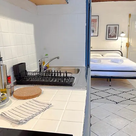 V1-studio Au Centre De La Vieille Avec Ac Apartment *